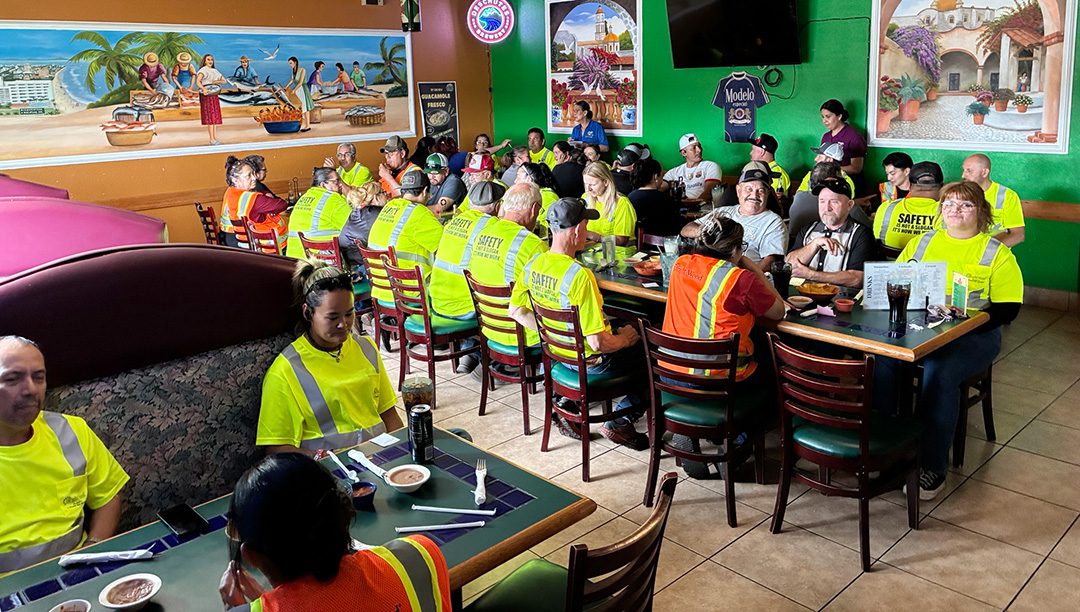 The Madras Plant 8 team celebrates two years without a recordable injury at the Mazatlán Restaurant.